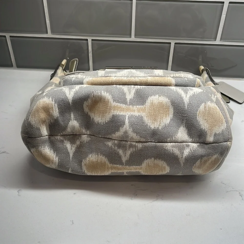 Coach Hobo Bag Kristin‎ Op Art Ikat Print Silver Gray Multi